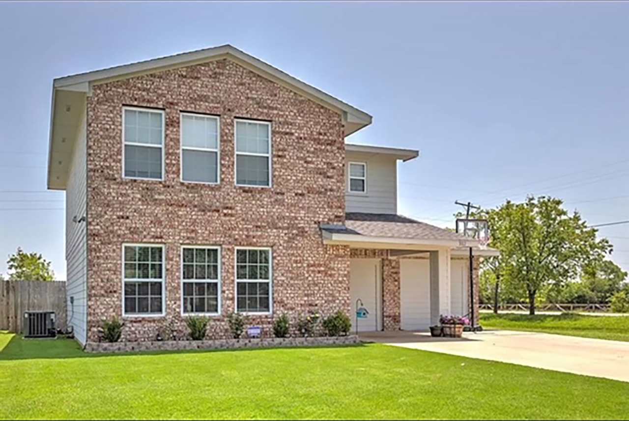 Great 3 Bdrm 2 Bath Home in Gainesville Tx