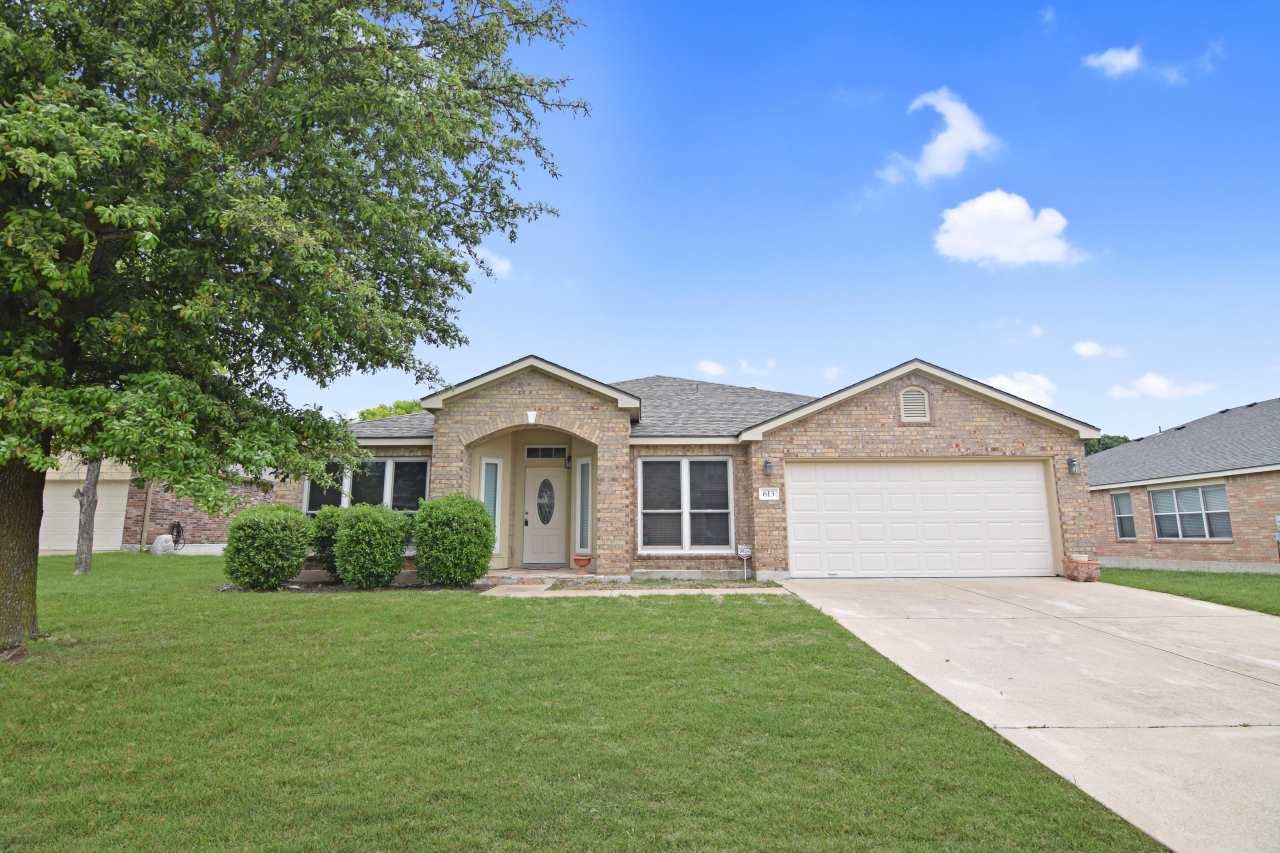 613 Weeping Willow Dr