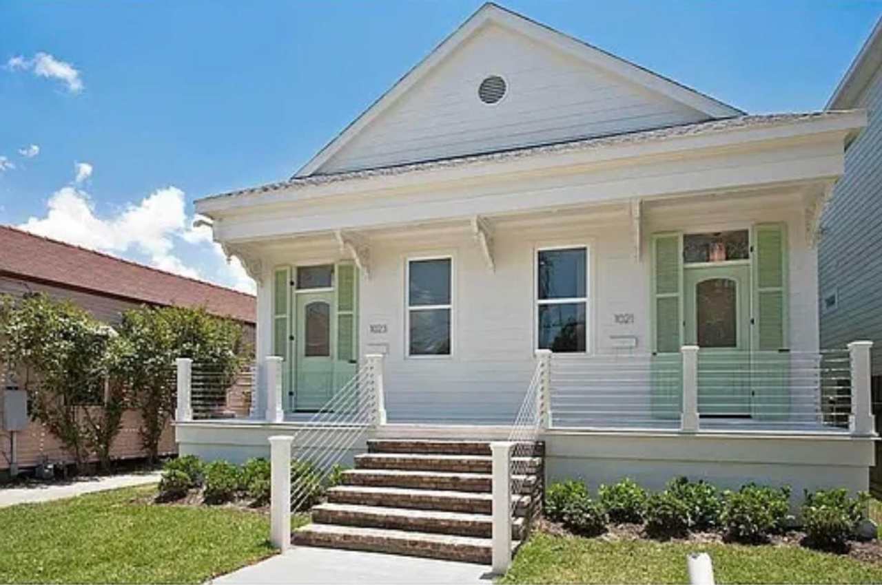 Newly Updated 2BD/2BA Near Oak St