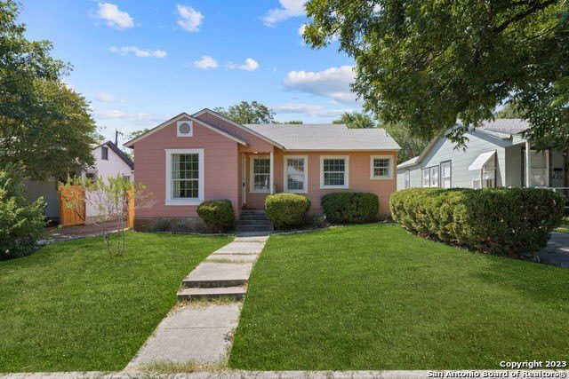 1422 W LULLWOOD AVE