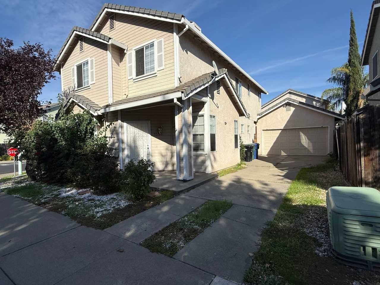 4 bed 2.5 bath 2 story home available now!