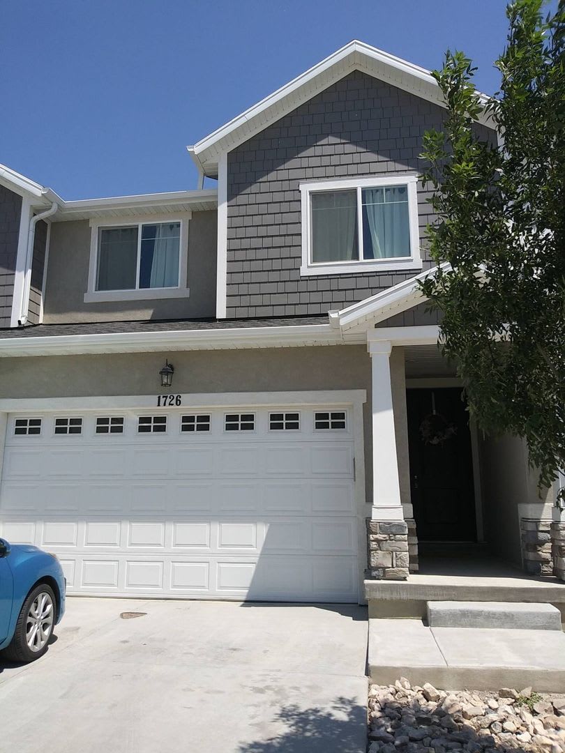 4 Bedroom 2.5 Bathroom Lehi Townhome!