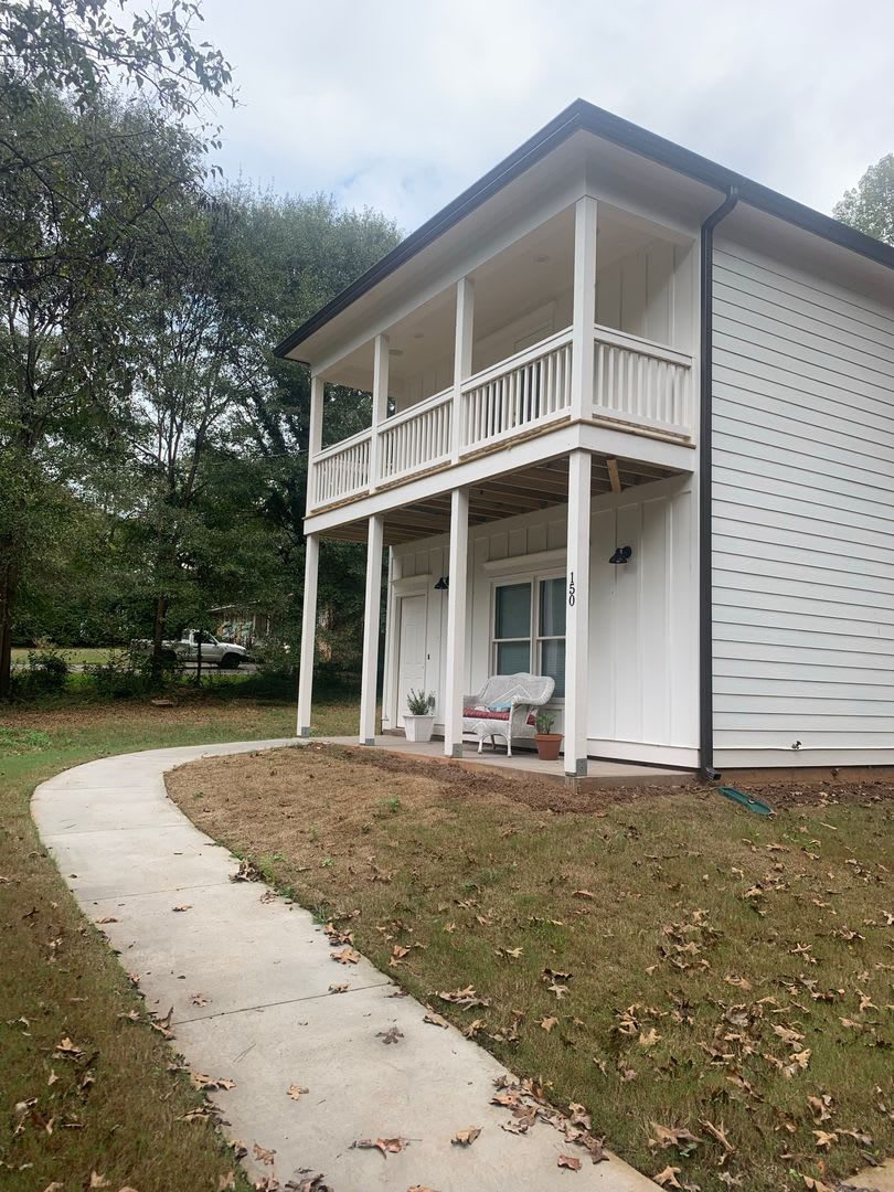 3 Bedroom Near Downtown Available for Pre-Lease