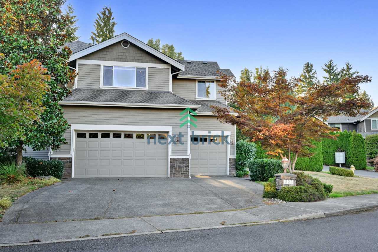 Spacious Home in Desirable Bellevue Neighborhood