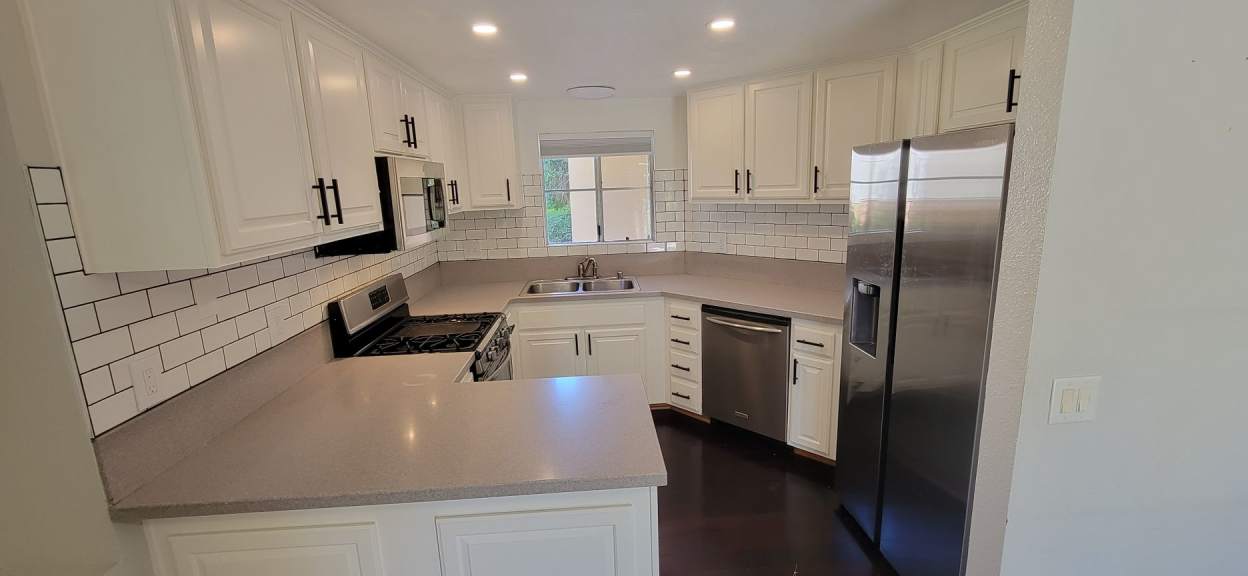 SANTEE TOWNHOME- 2 CAR GARAGE- Available 6/1/2025