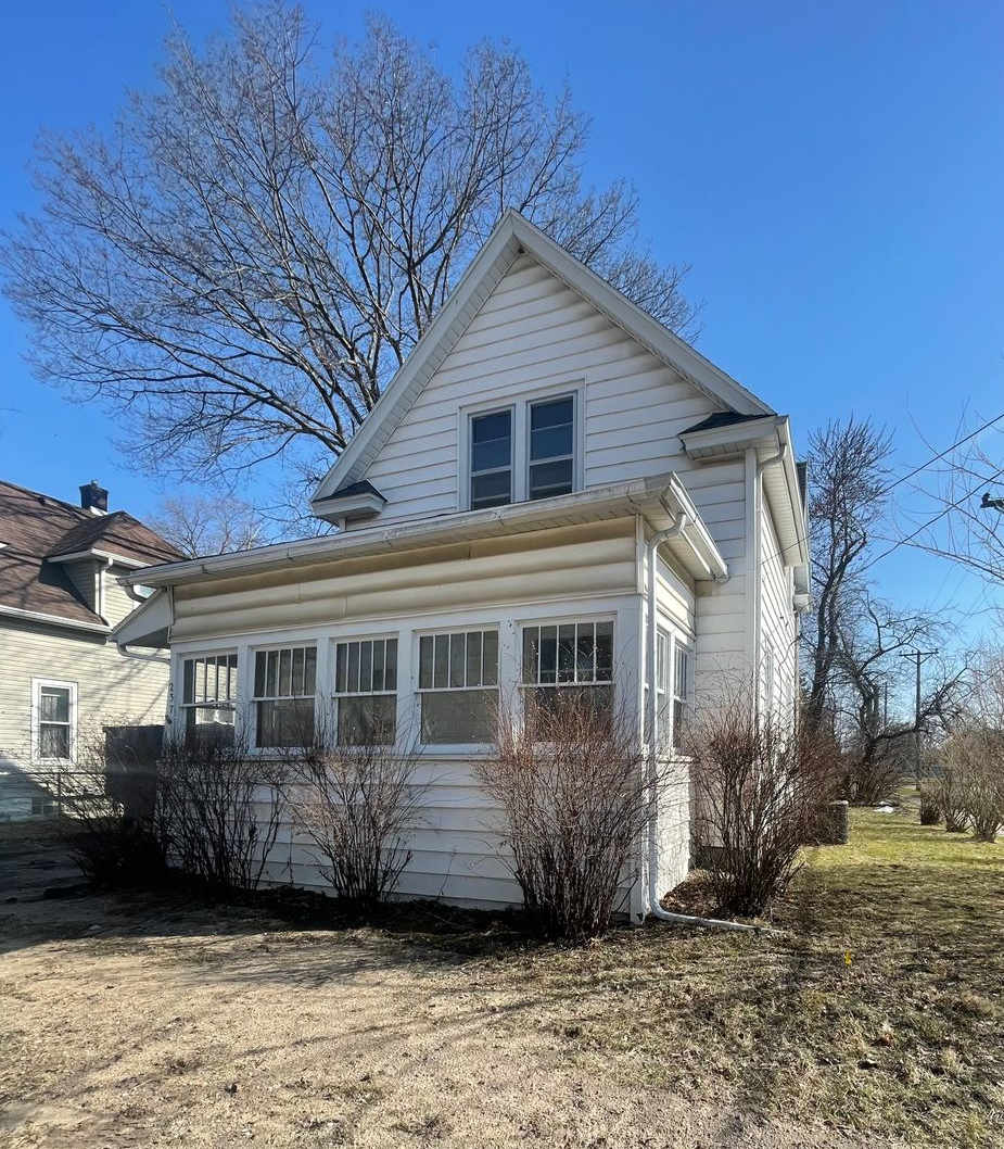 2 bed 1 bath single family home