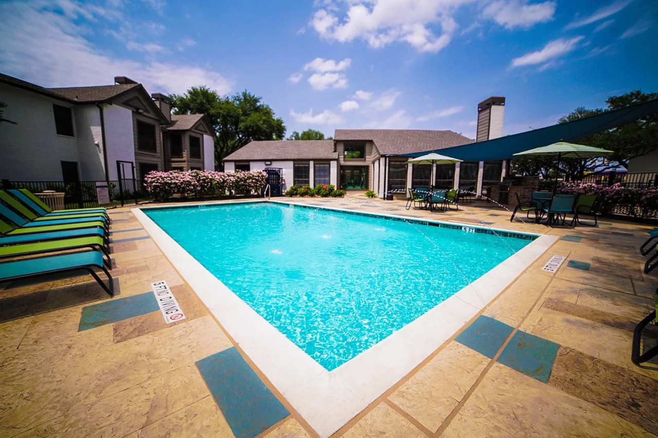 Pointe at Steeplechase