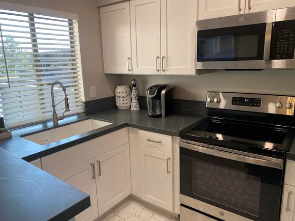 1357 Caminito Gabaldon