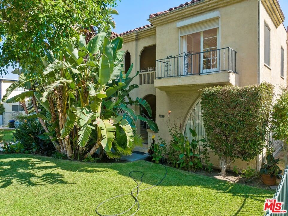 1232 S Orange Grove Ave