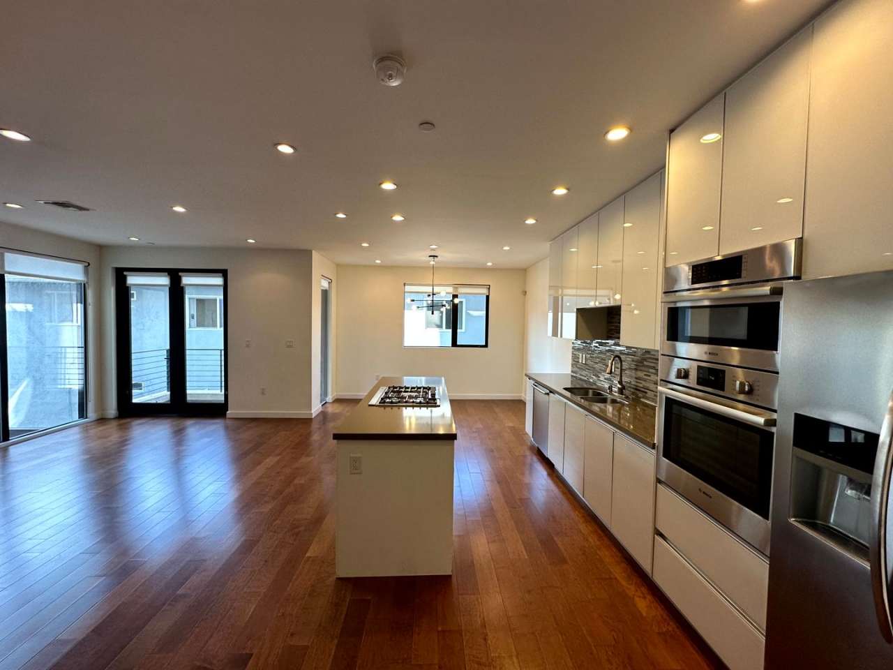 Fantastic 4 story Townhome - 3 bed - 3.5 bath in Fairfax District