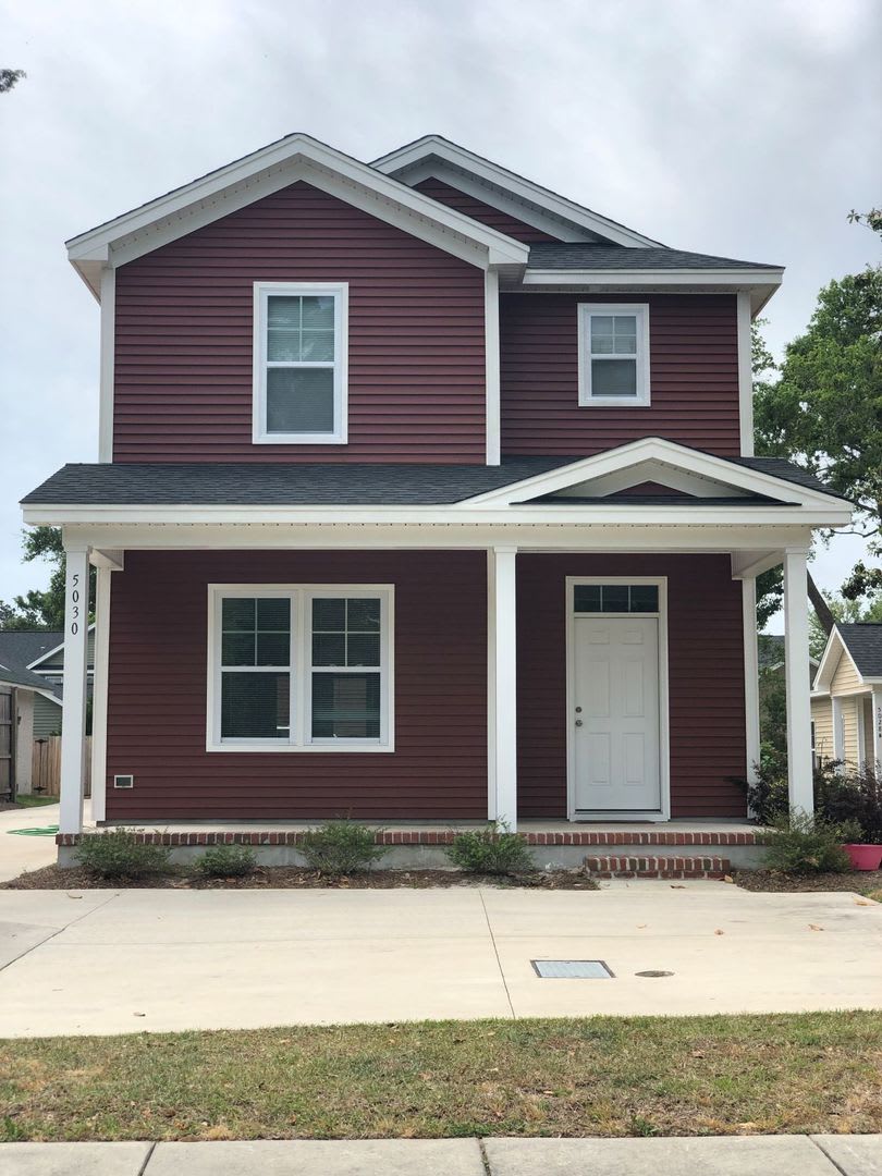 3 bedroom 2.5 Bathroom House Welcomes Students