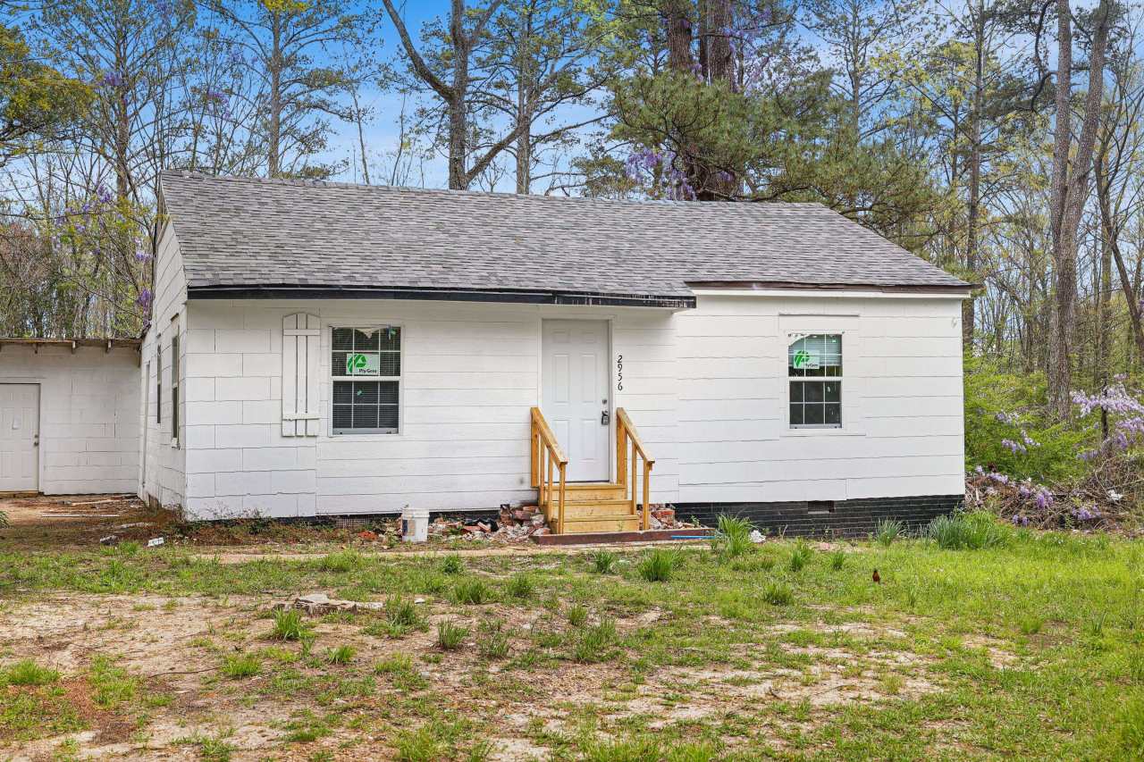 2956 La Salle Street