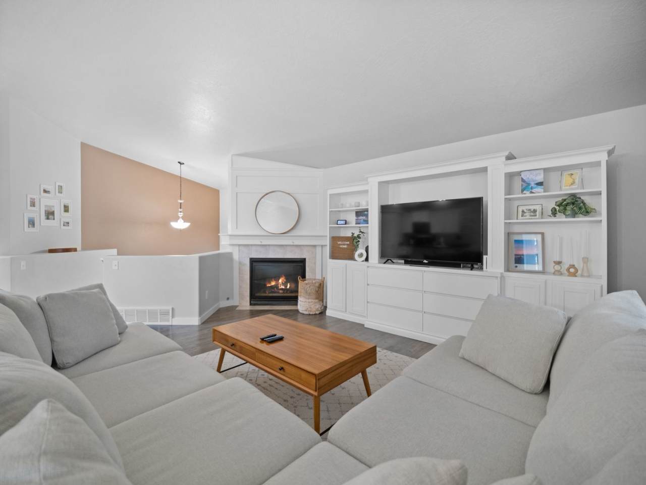 Bright  Comfortable 3 Bedroom Home