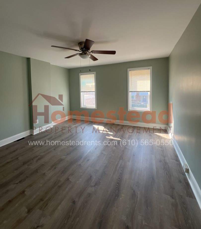 2 Bedroom 1.5 Bathroom Home!