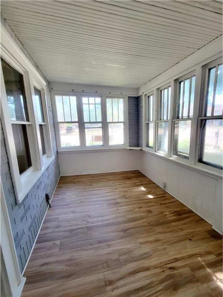 Huge 5 Bedroom - SFH- Walk to Macalester!