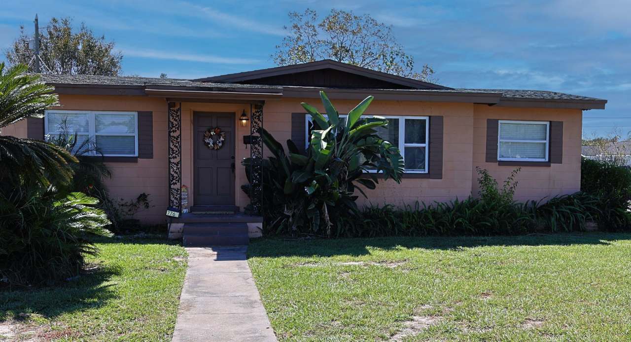 3/1.5 house in Sunshine Gardens