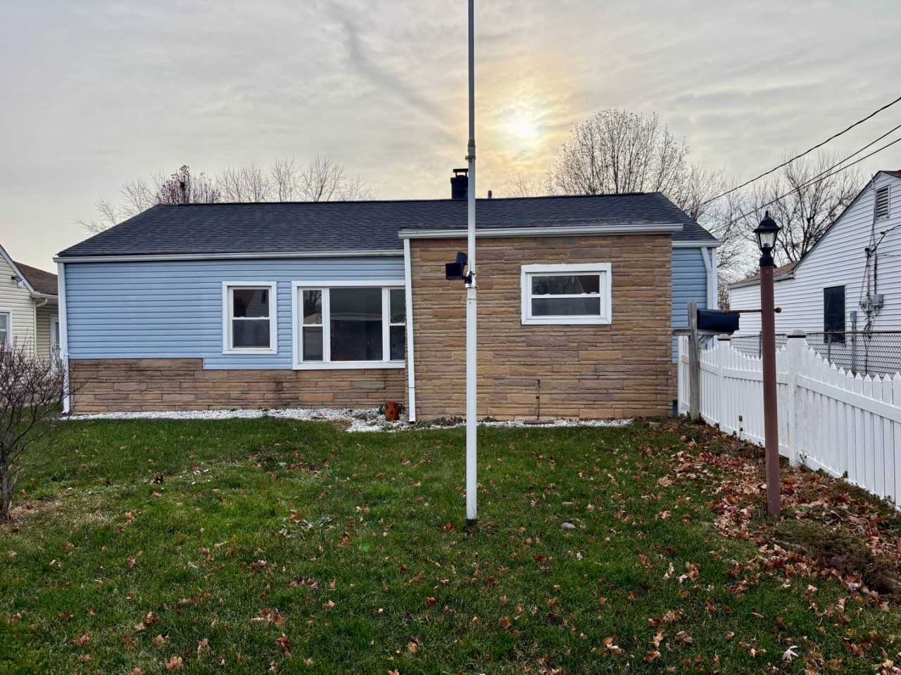 Charming 4-Bed / 1-Bath Home — 870 Geneva Ave. $1599/mo