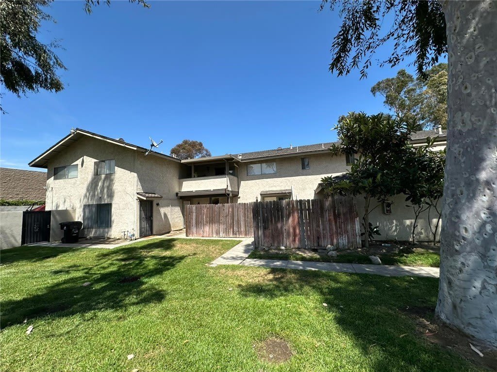 1501 E Fairfield Court