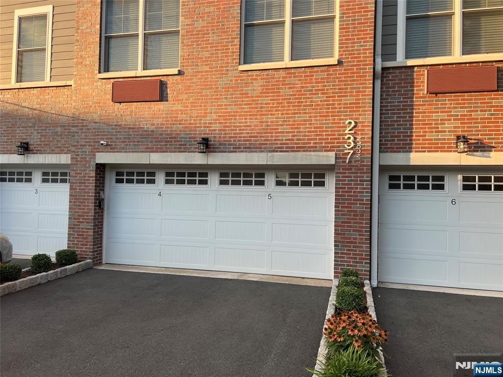 237 Lincoln Avenue 201