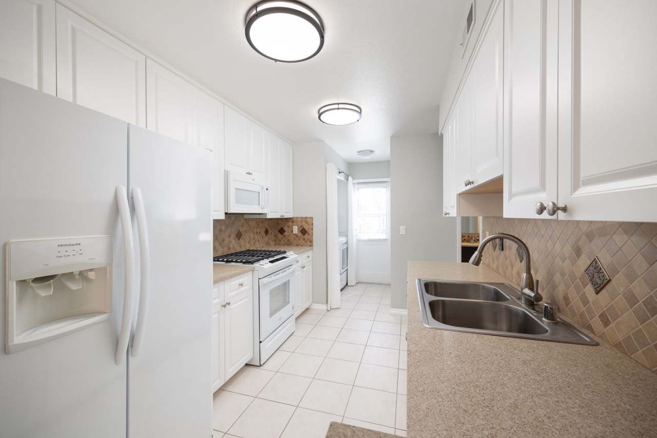 Price Reduced to $2,995 - Gorgeous updated 2 - level pristine townhome in Poway