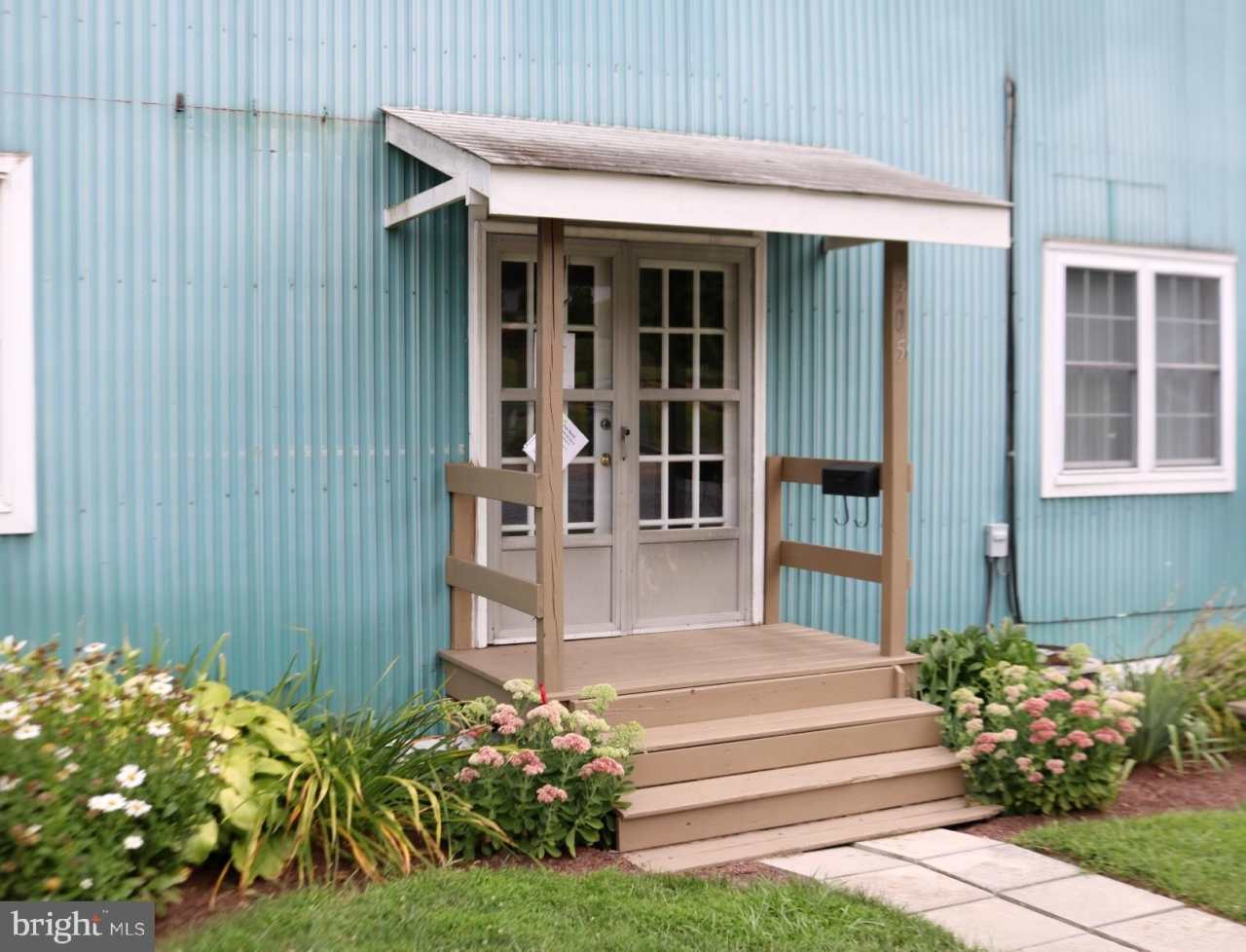 301 W COMMERCE Street unit: 301