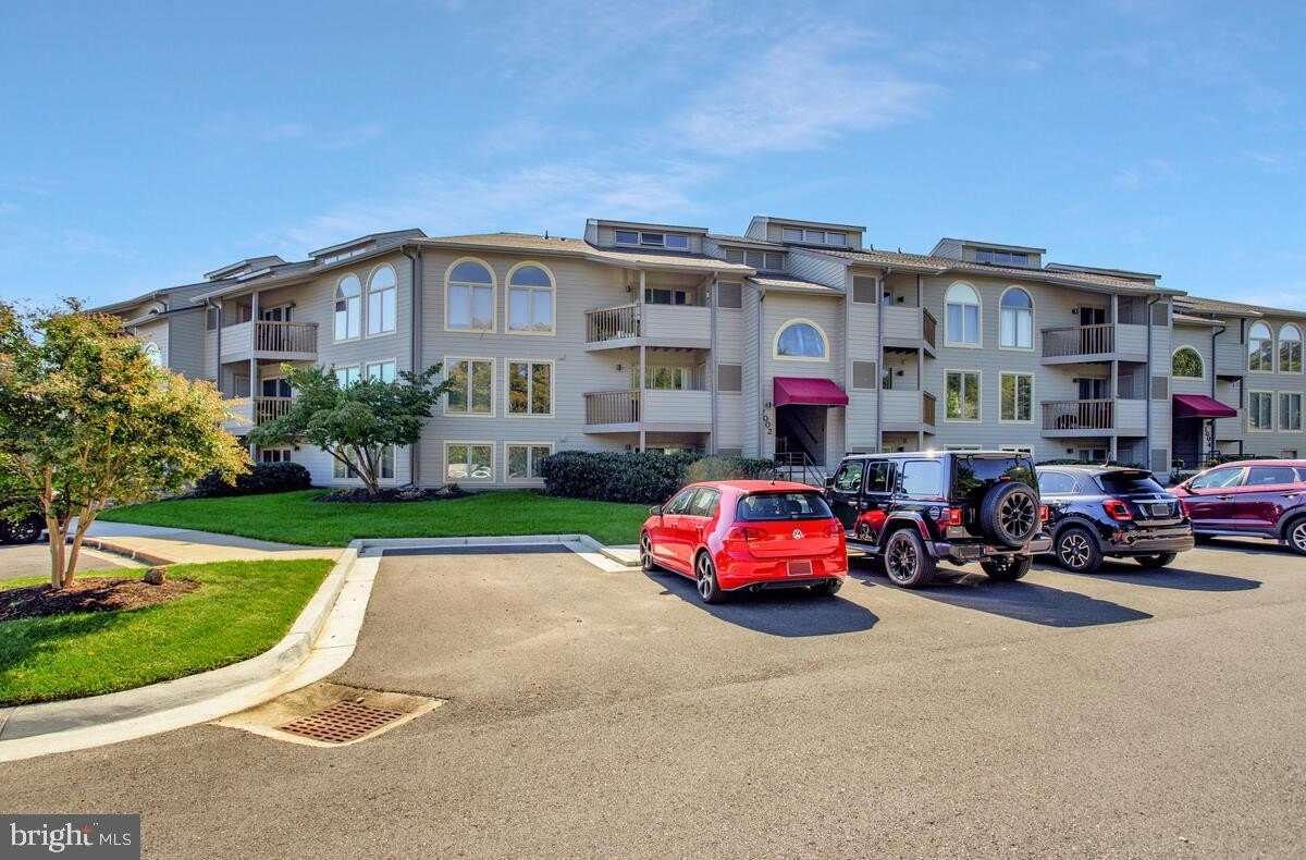 7002 CHANNEL VILLAGE Court unit: 101