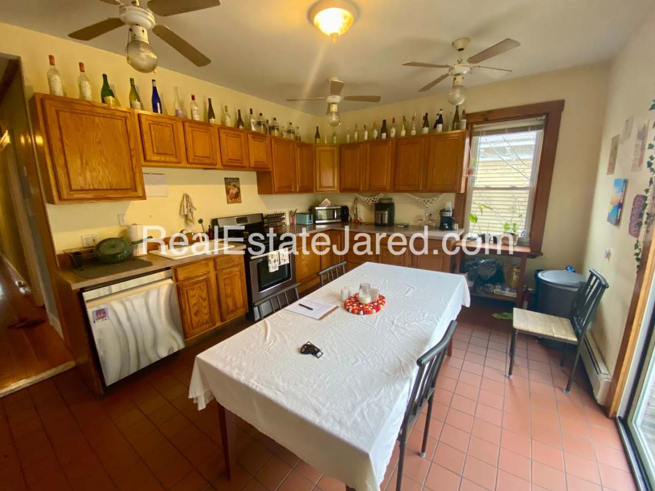 Spacious Apartment Laundry in Unit , XL OUTDOOR SPACE  PORCH