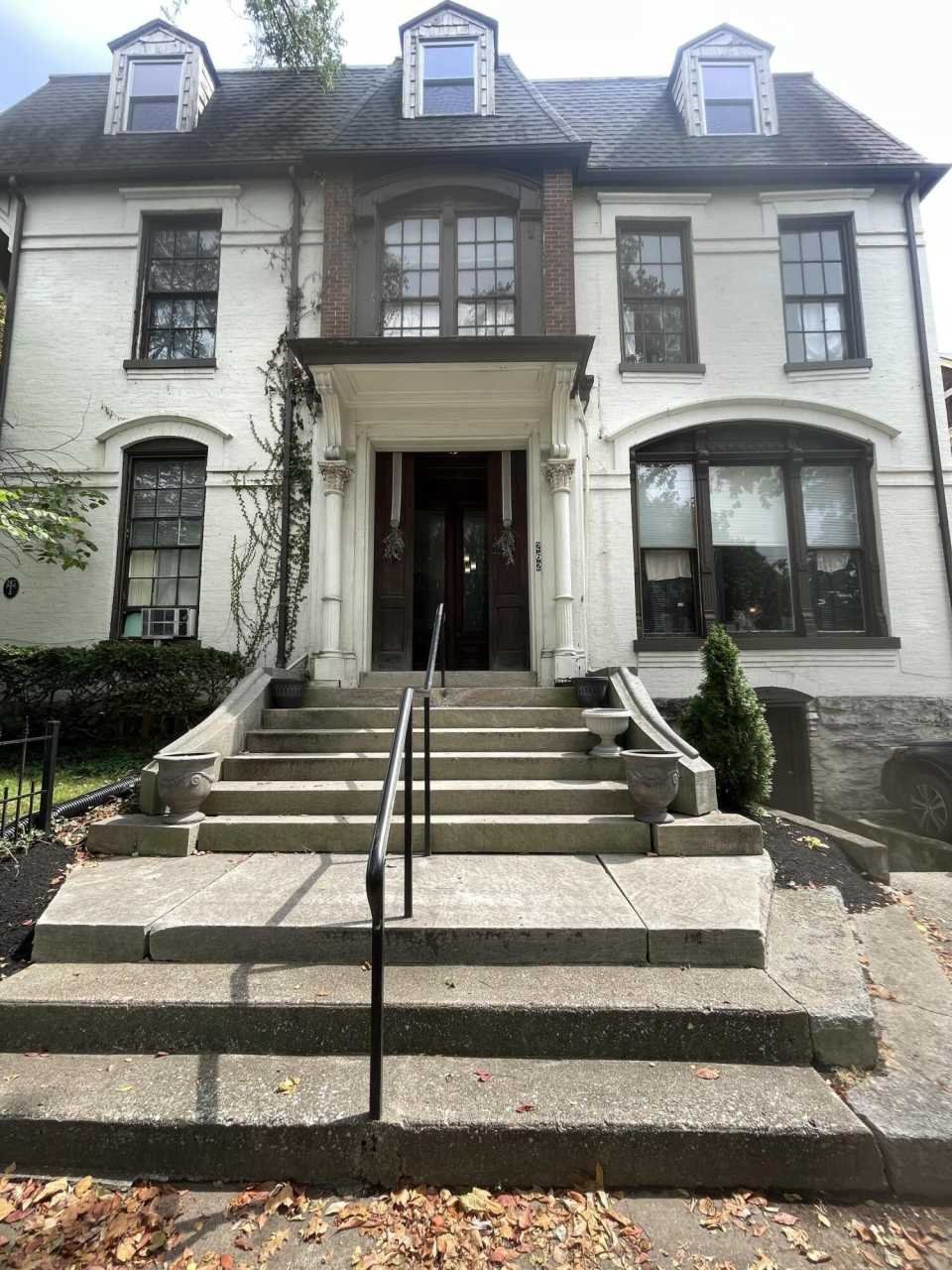 262 N Broadway unit: 10