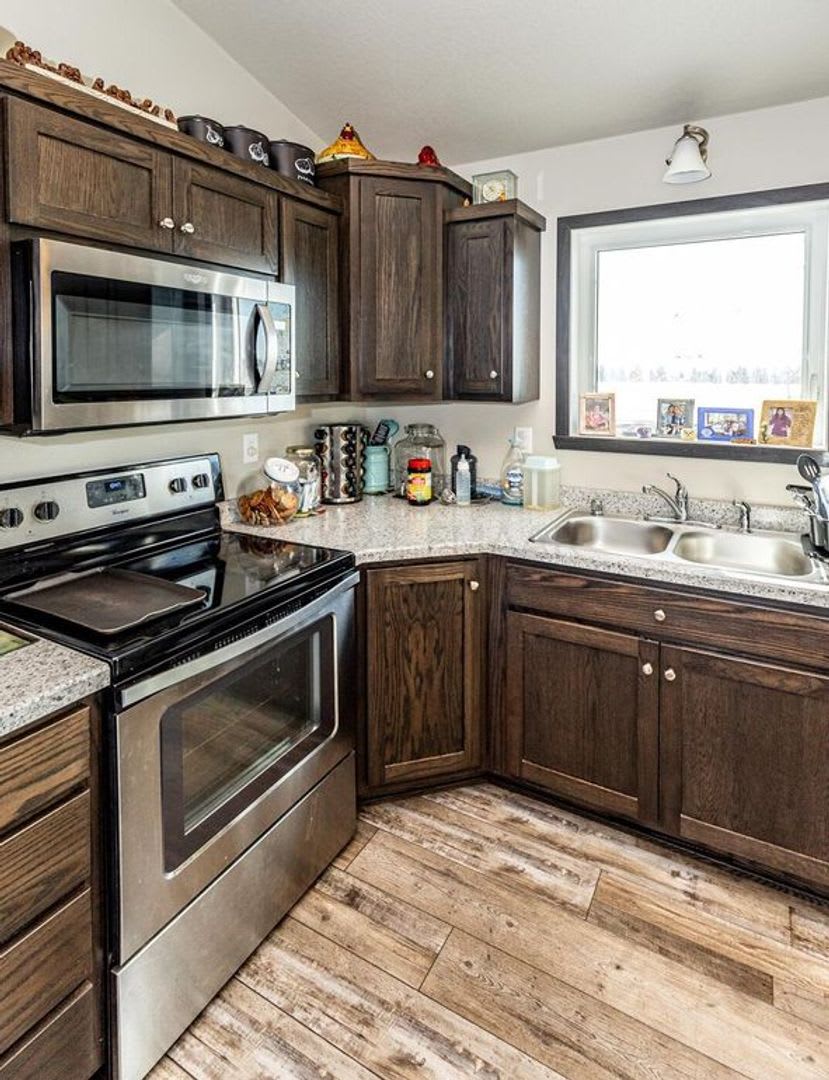 Beautiful 3 bedroom, 2 bath single family home located in South Moorhead.