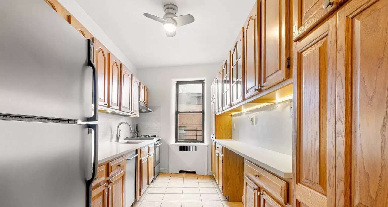 3083 Crescent St Apt 6E