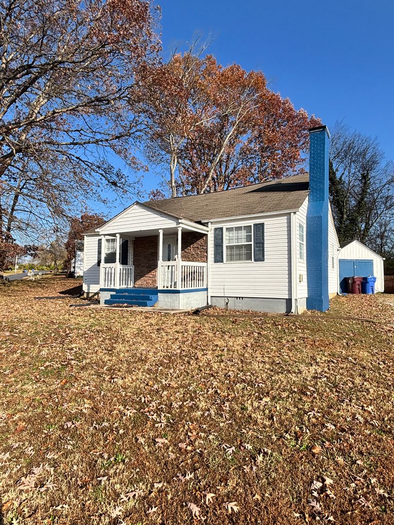 Cozy 3bd/2bth Cottage in Alcoa!