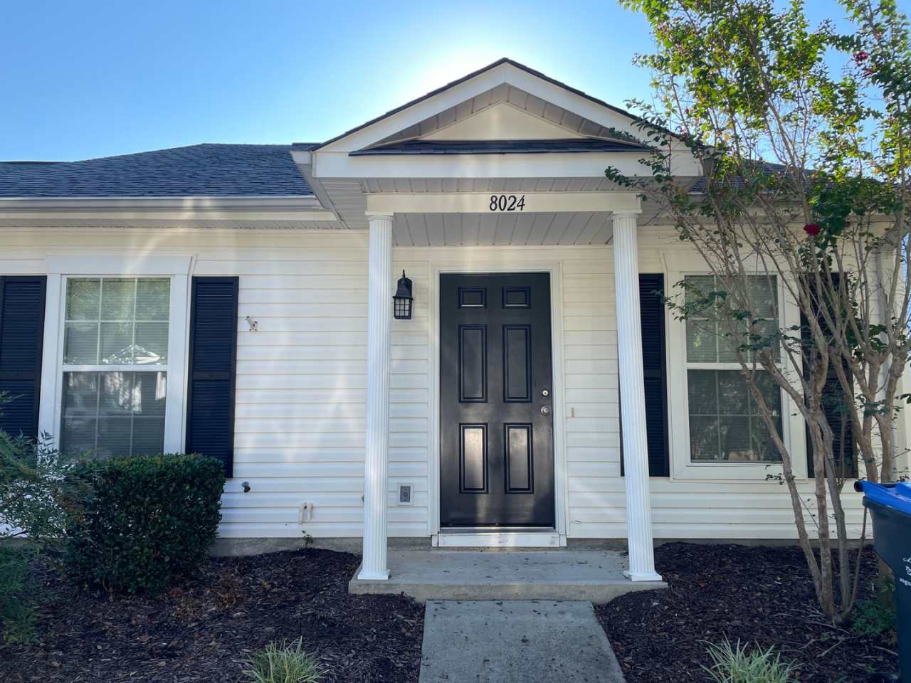 LOCATION - Close to everything Augusta. Updated townhome in West Wheeler Townhomes move in ready