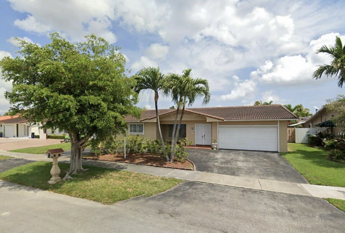 1823 Southwest 104th Place