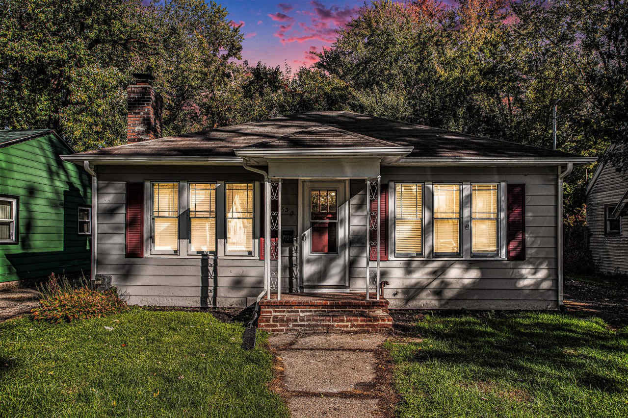 $1395- 2 Bedroom home, Renovated - Ask about our security deposit alternative!