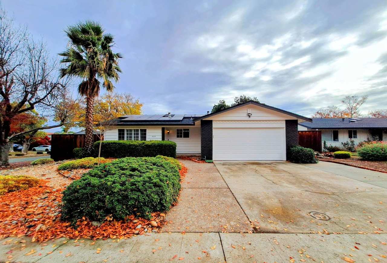 Beatifully Remodeled 3bd Single Story House With Pool!