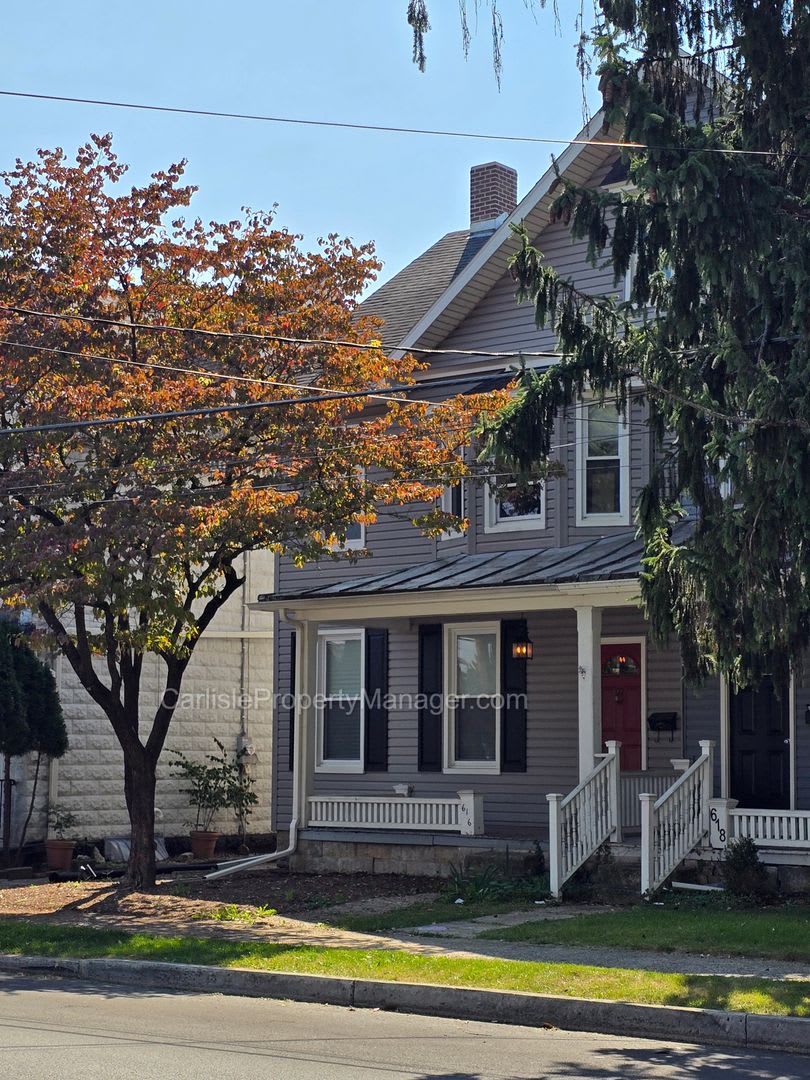 Seasonal Rental Available Mid August (leases 10 months or less) in Historic Carlisle Home