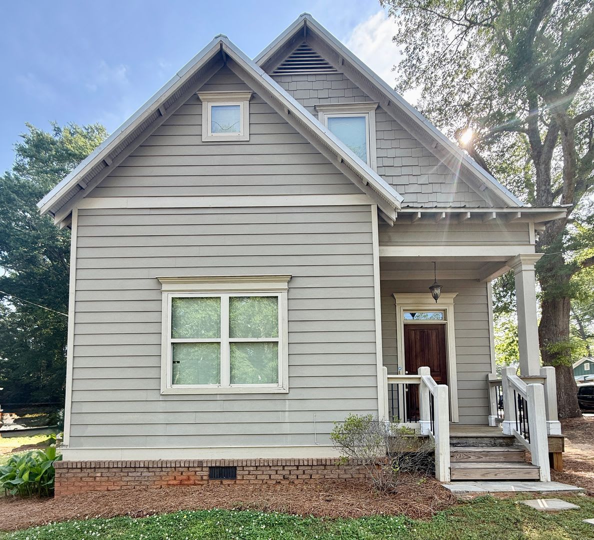 Cottage Near Greenway Available for Pre-Lease