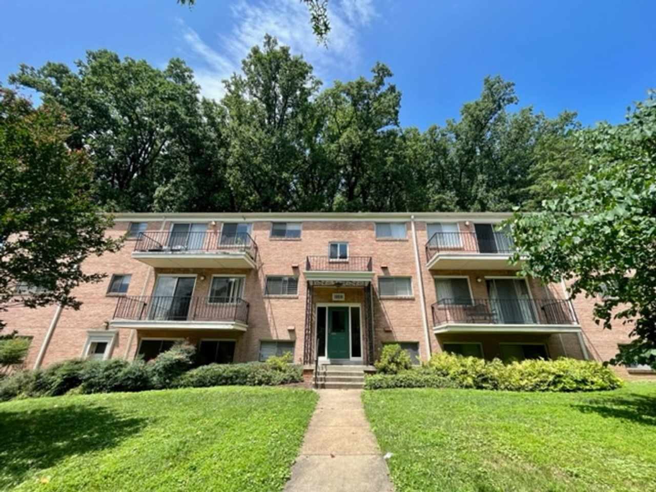 10618 Kenilworth Ave #204