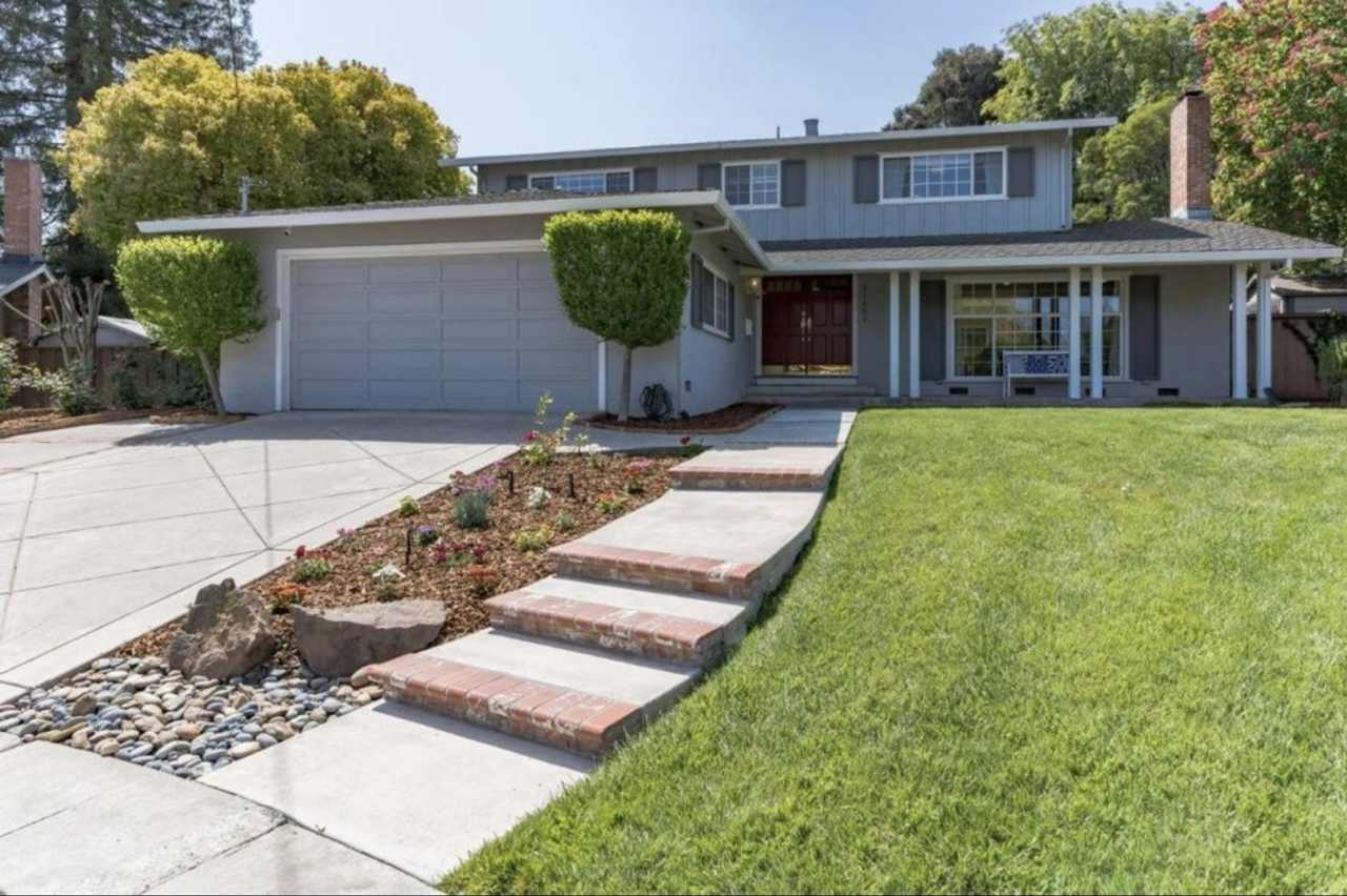 4 Bedroom/ 3 Bathroom in Dublin!!