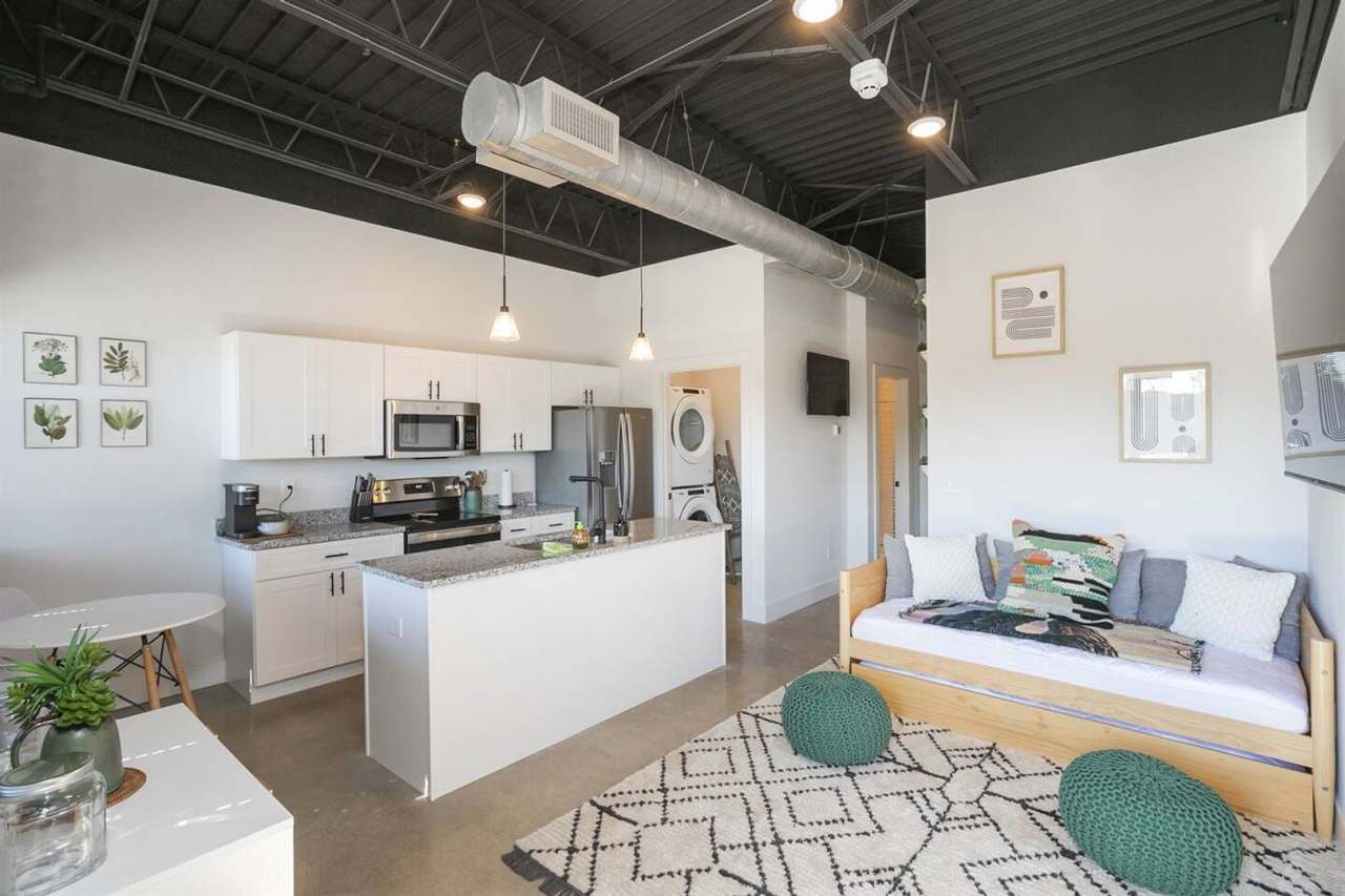 BEAUTIFUL ONE BEDROOM FULLY FURNISHED. $1350 RENT INCLUDING WIFI AND UTILITIES. CLOSE TO INTERSTATES AND AIRPORT.