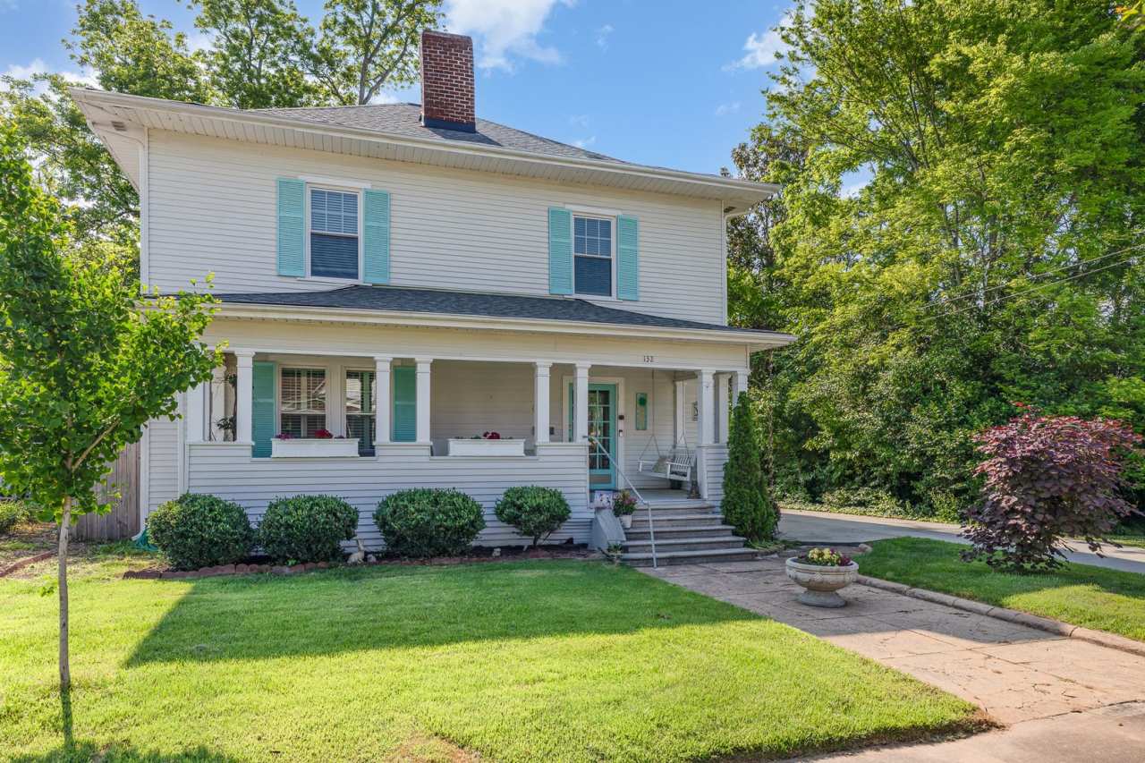 Exclusively Offered by Muse Realty Rentals, LLC