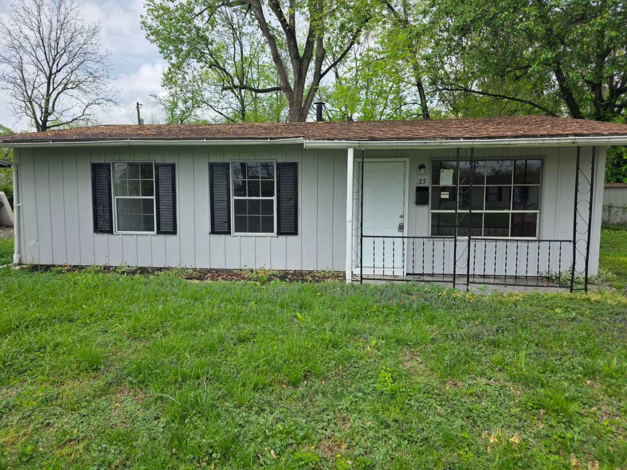 3BD/1BA AVAILABLE NOW!