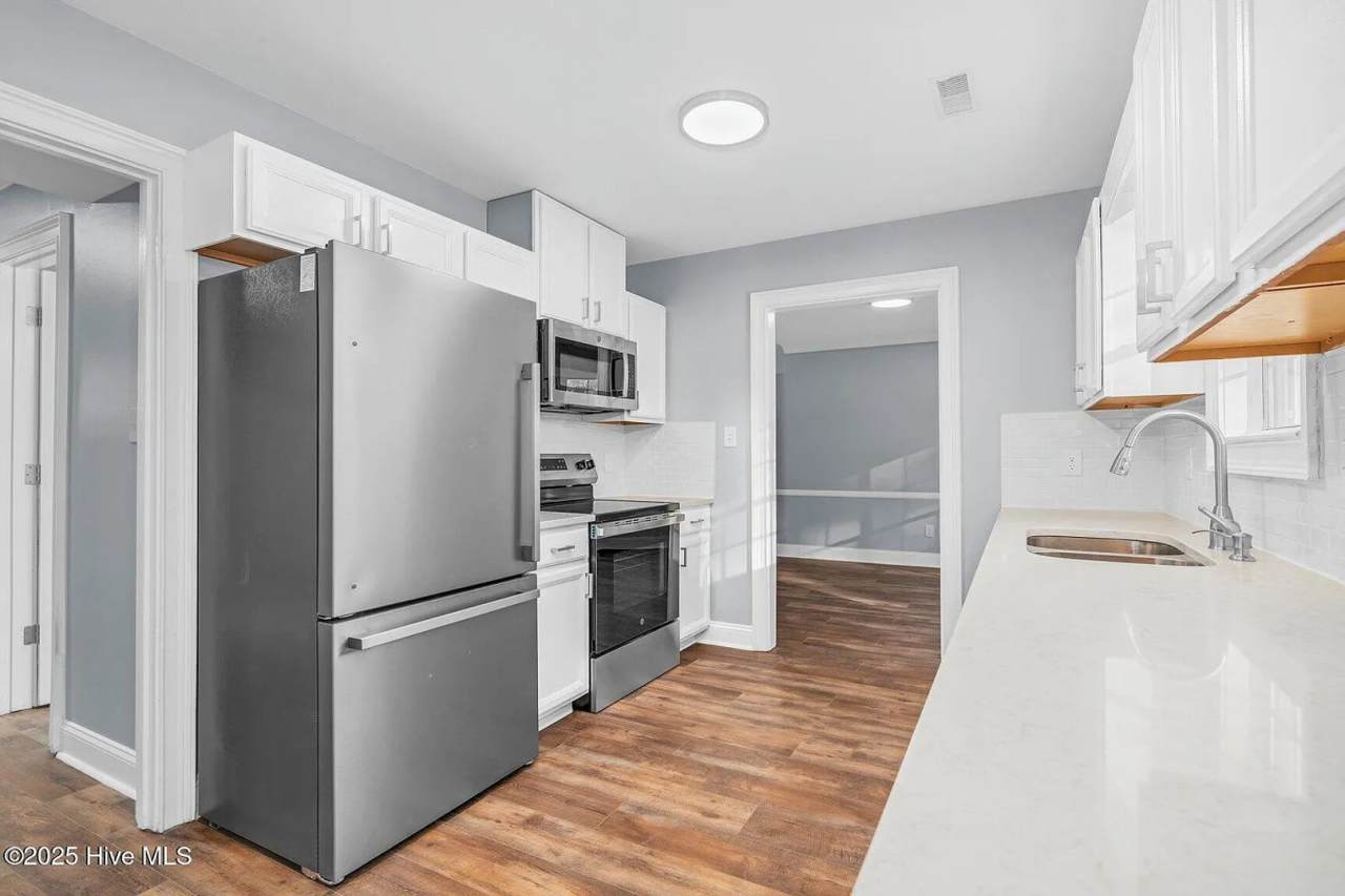 Room in 5 Bedroom Home at Sara Dr