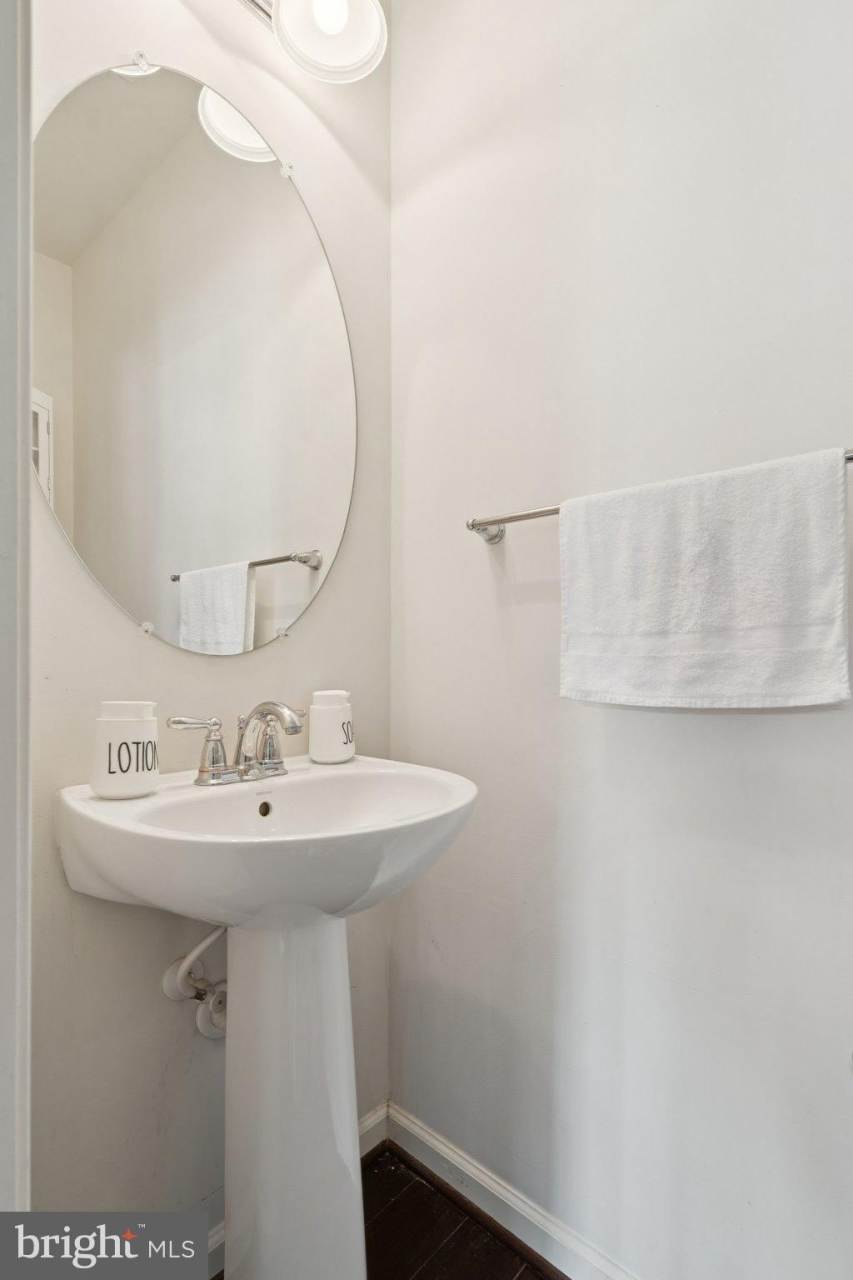 42227 CANARY GRASS Square