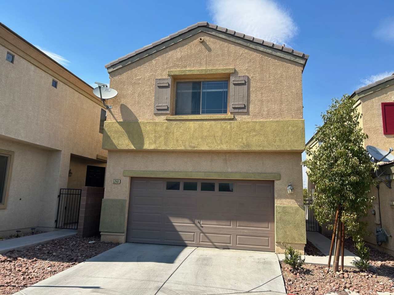 SOUTHWEST LAS VEGAS PROEPRTY WITH 3 BED, 3 BATH