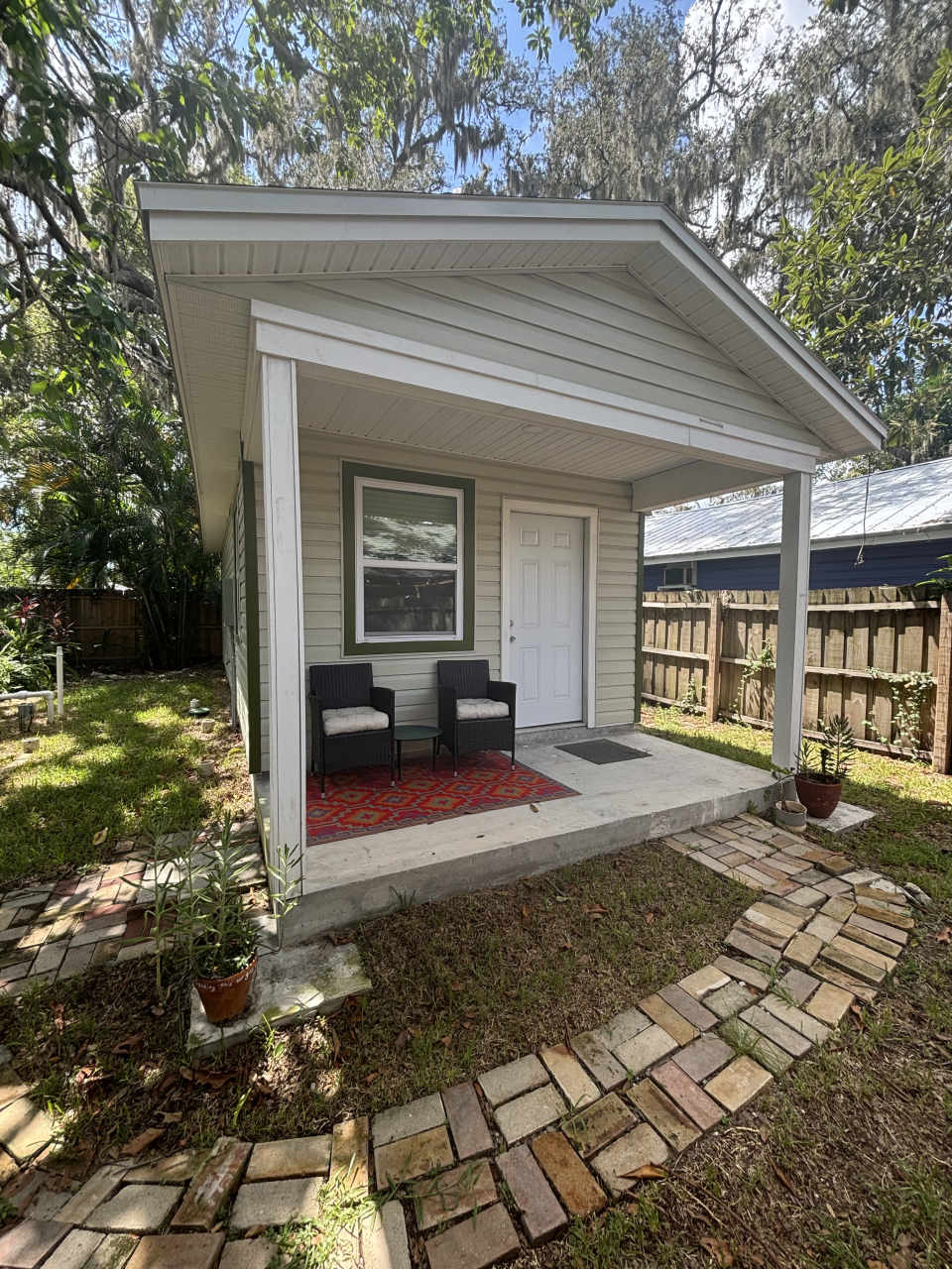 1210 East Paris Street