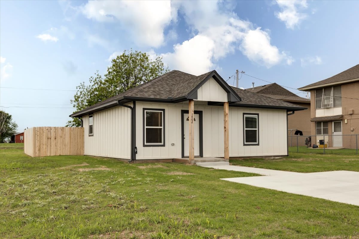 1402 Southwest Wisconsin Avenue