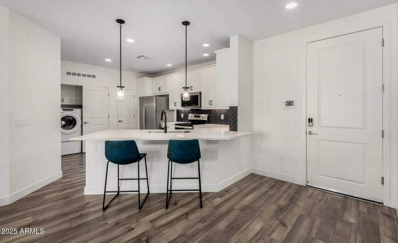 2511 W QUEEN CREEK Road