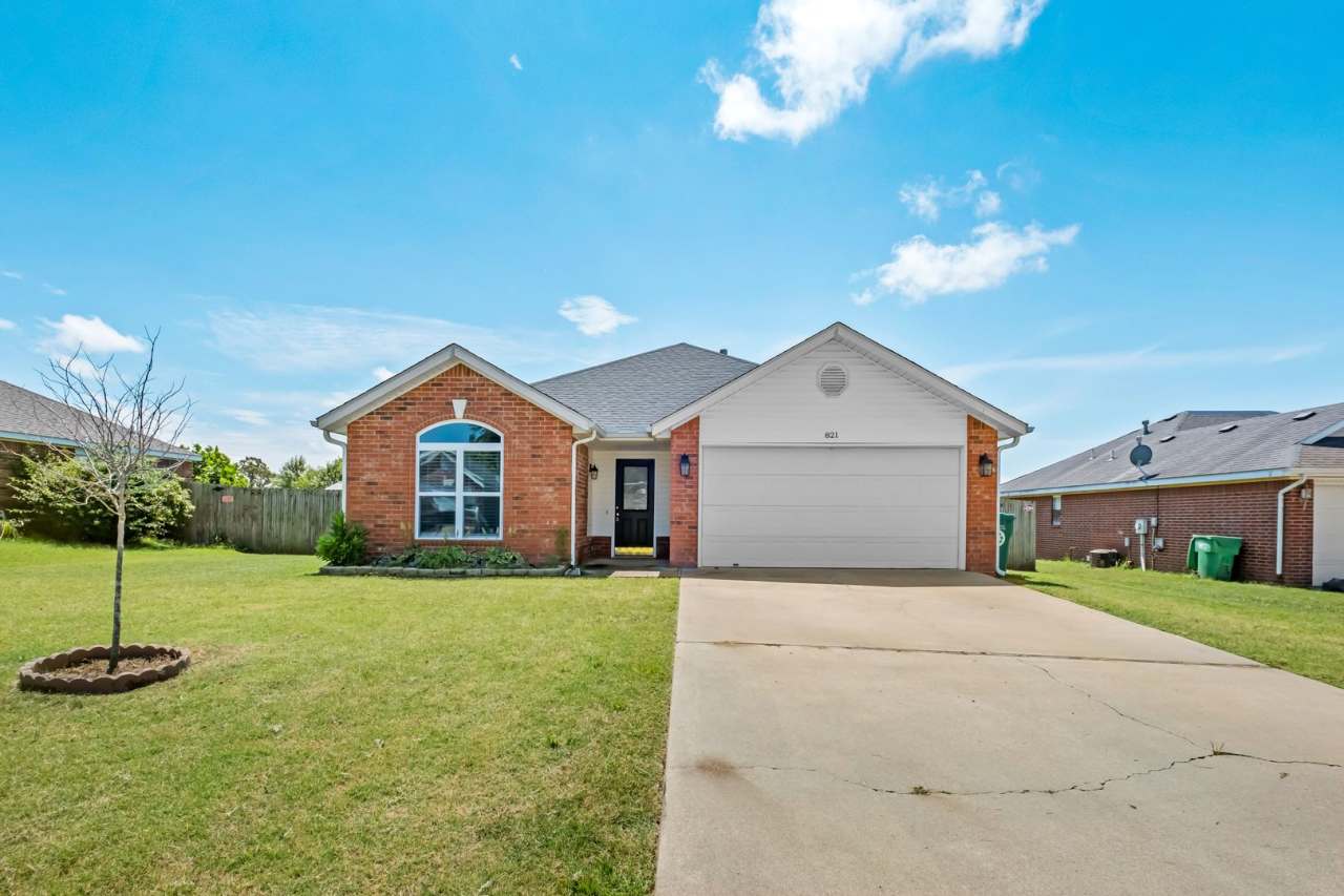 Beautiful Home in Centerton! Coming in September