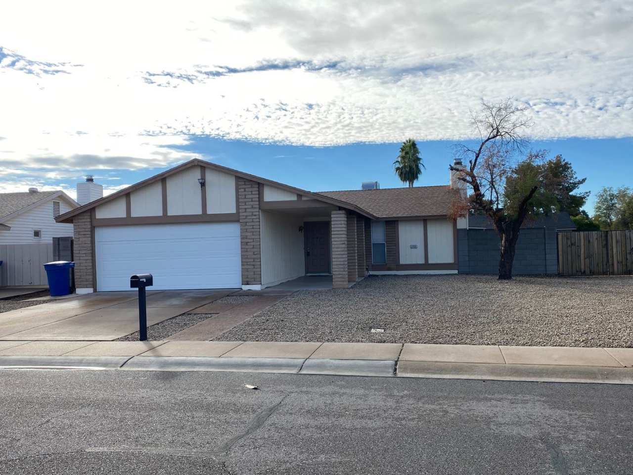 Chandler 3 Bedroom 1.75 Bathroom - Fireplace